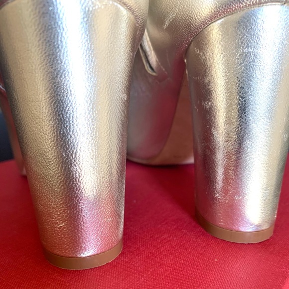 Manolo Blahnik “Brusta” metallic booties - Picture 7 of 13